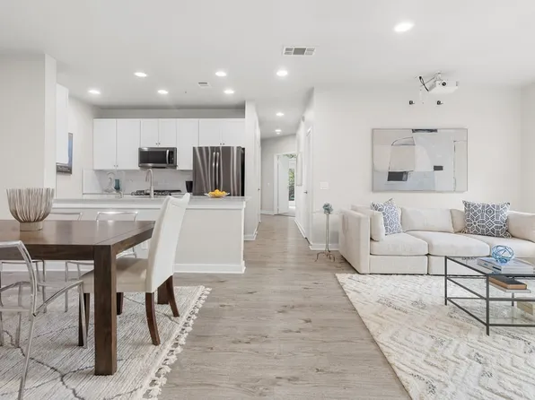 4319 Bowser Ave APT 203, Dallas, TX 75219