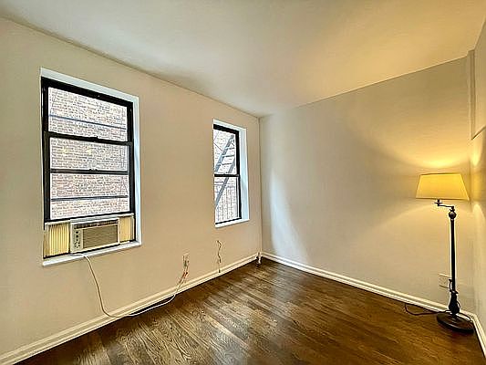 5th image of 301 E 95th St APT 3C
