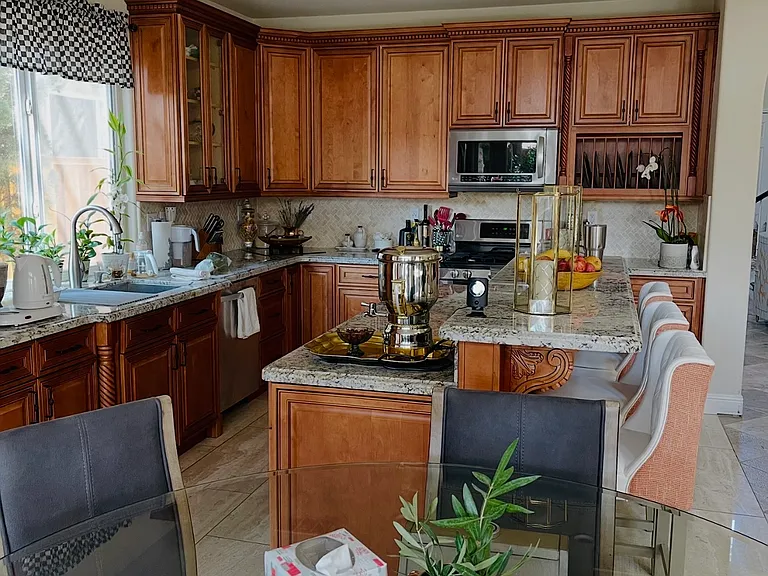 714 Round Hill Dr — Photo 13