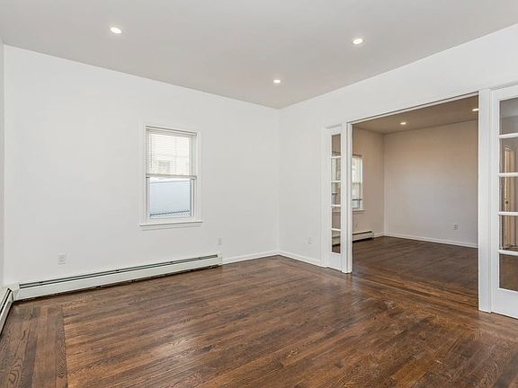 4th image of 14 S Stone Ave Floor 1