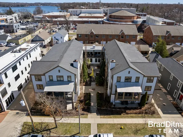 702 Croswell Ave SE #9, East Grand Rapids, MI 49506