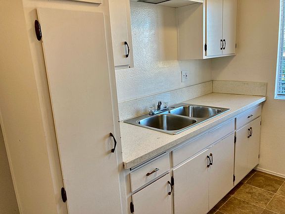 5th image of 2605 Madison Ave APT 7