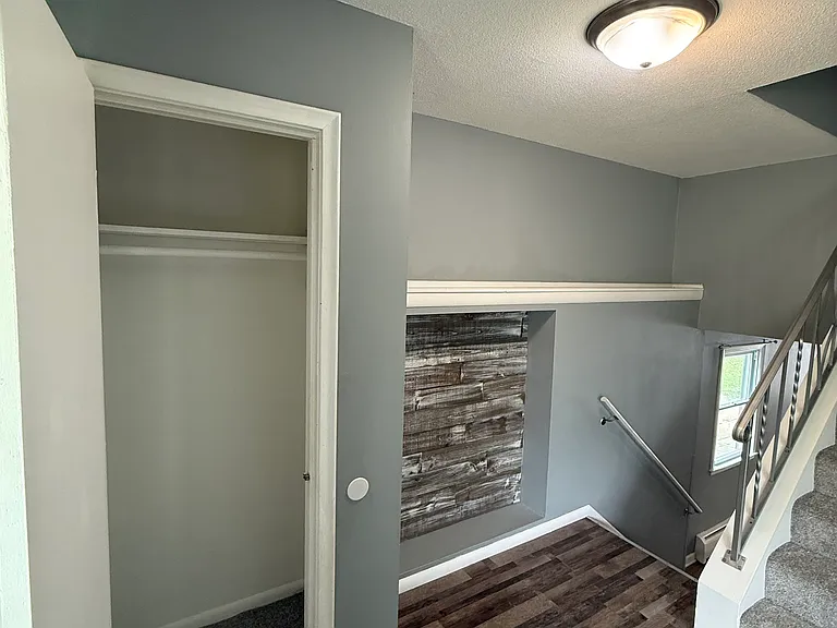 1319 Circle Terrace Blvd NE #1 — Photo 6