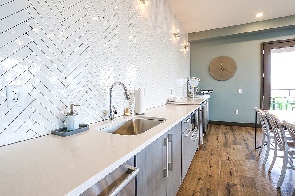 1st image of 530 25th St #317