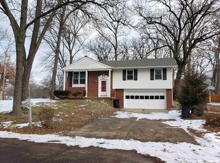 5814 N Mar Vista Dr, Peoria, IL