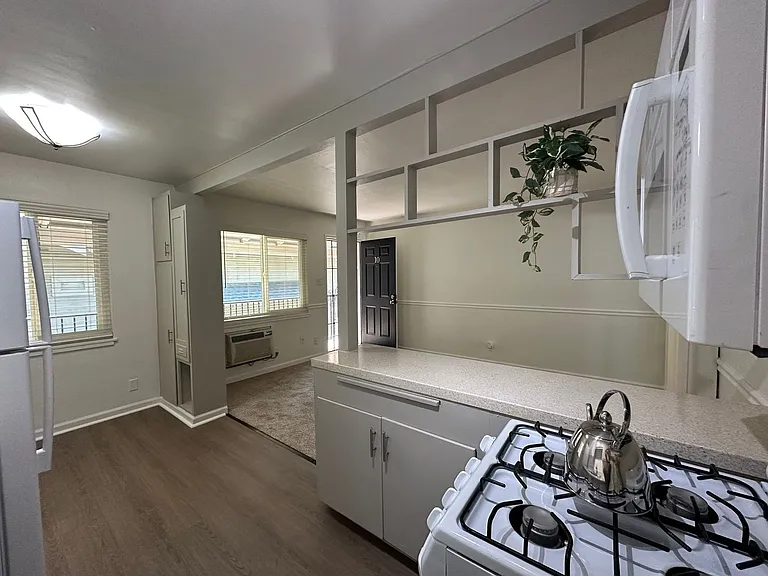 Live Where Downtown Meets Midtown at 1808 N Street — Photo 40