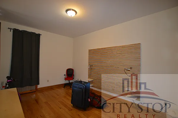 Rented by City Stop Realty | media 76