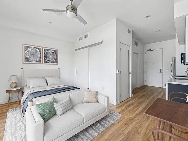 Evani 3223 Wilshire — Photo 20