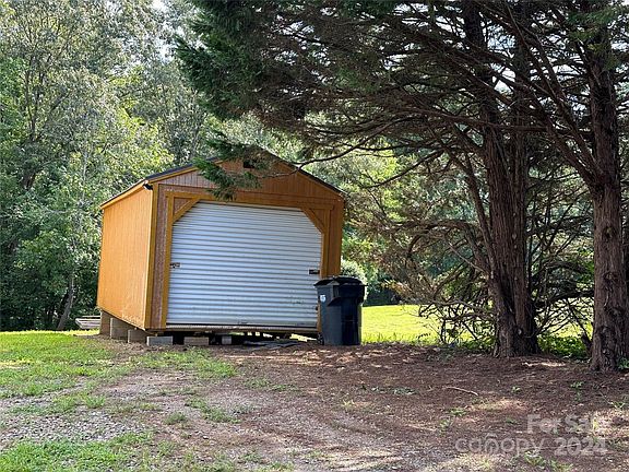 2nd image of 138 Forest Grove Dr #36