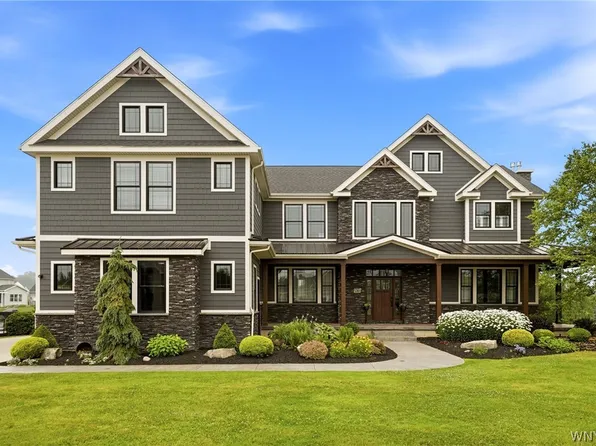 5368 Glenview Dr, Clarence, NY 14031