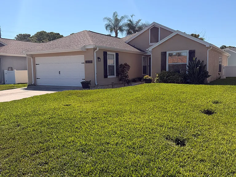 4208 Northampton Dr — Photo 1