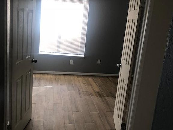 5th image of 12815 Willow Tree Ave