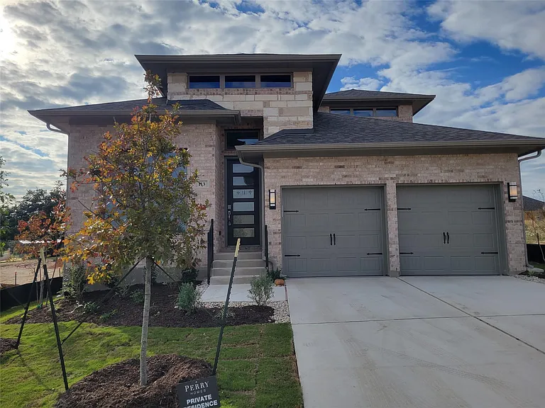 113 Bluff Creek Ln — Photo 1