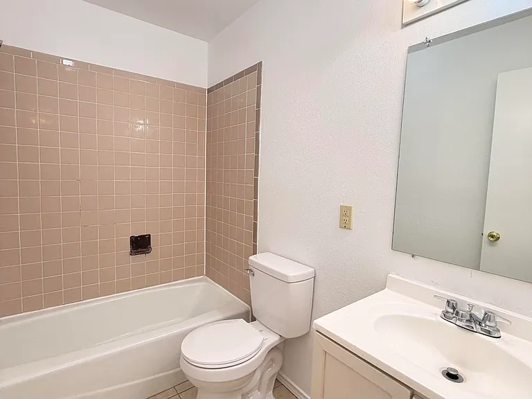 3911 Moonlight Ave — Photo 16