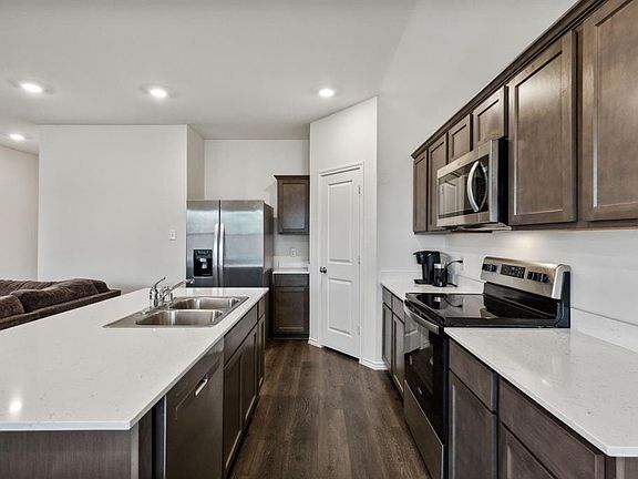 2nd image of 2121 Berrywood Dr
