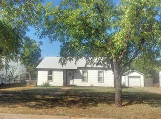 1208 Carolina St, Graham, TX 76450