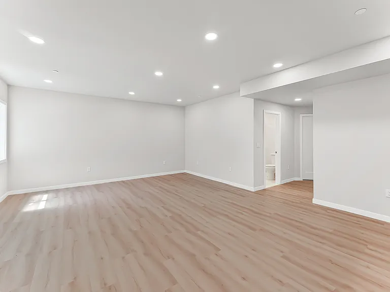 178 Kennedy Dr — Photo 27