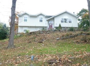 44 Cricketown Rd, Stony Pt, NY 10980