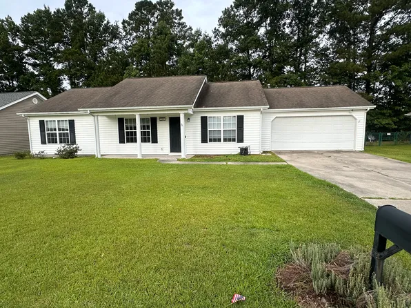 143 Corinth Dr, New Bern, NC 28562