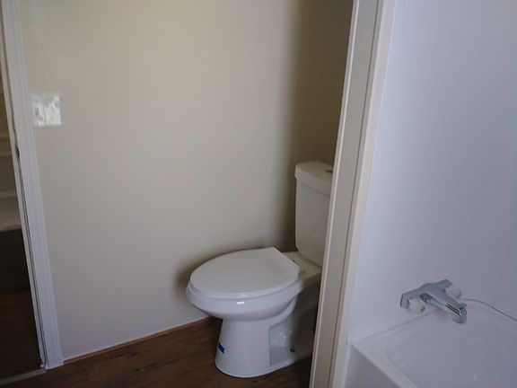 5th image of 1201 Wiltshire Ct
