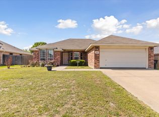218 Rose Ave, Cleburne, TX 76033
