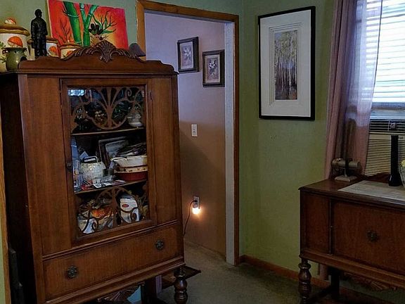 5th image of 3037 Market St