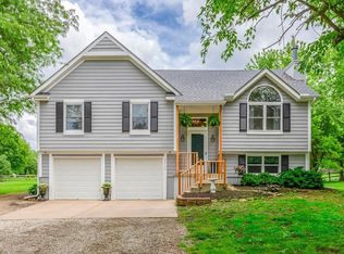 20175 Beverly St, Stilwell, KS 66085