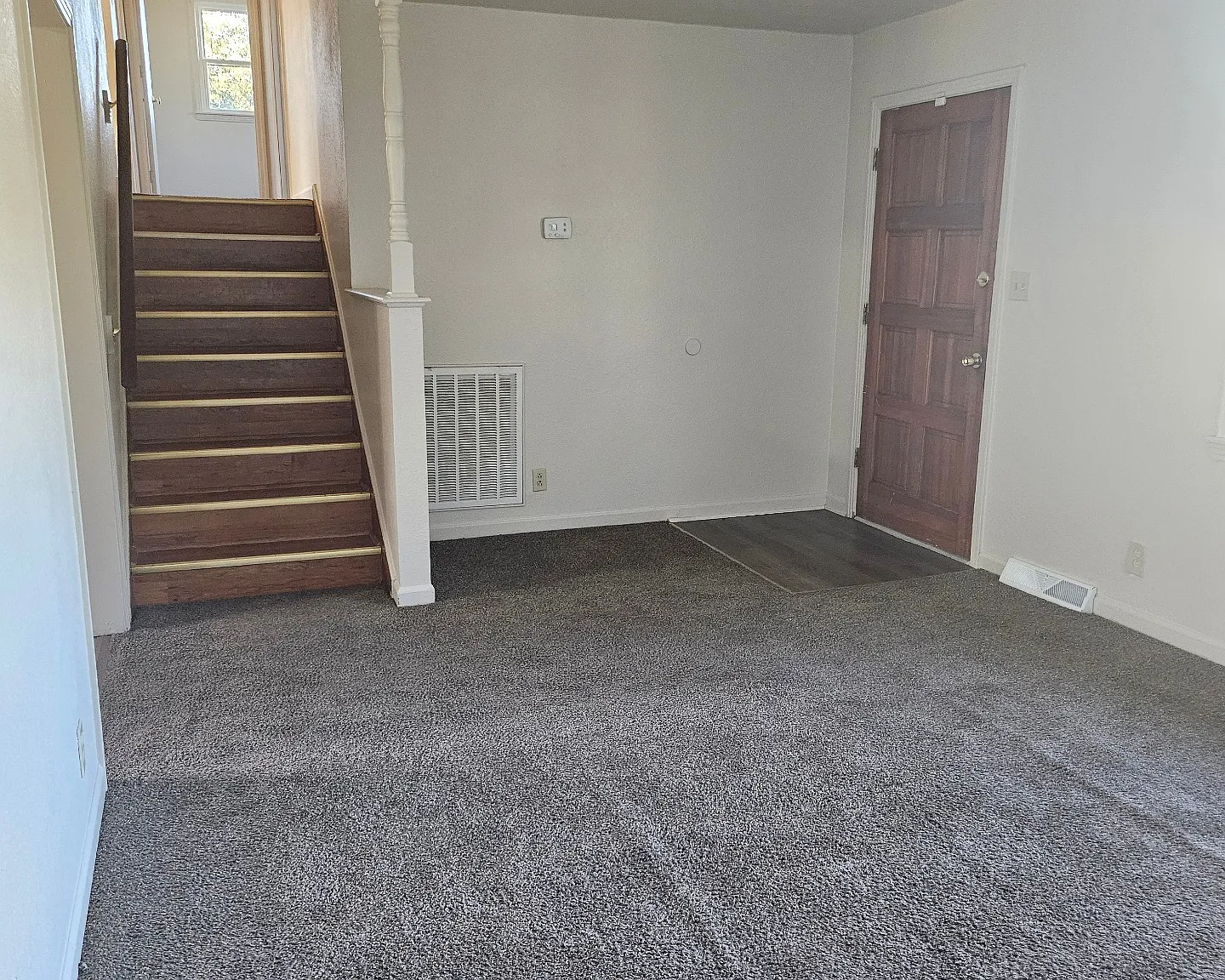 3 bed, 1.5 bath, 1123 sqft, $1,400 — Photo 2