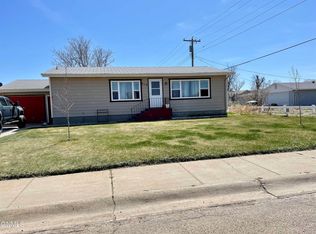 910 4th St SW, Sidney, MT 59270