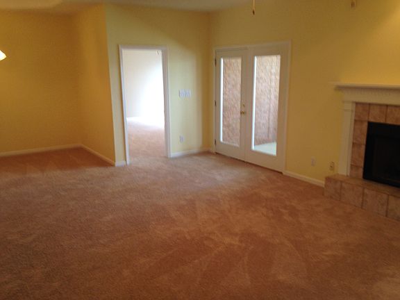 Living/diningleading into BR