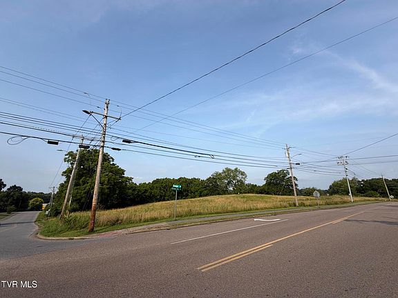 5th image of 2503 Browns Mill Rd