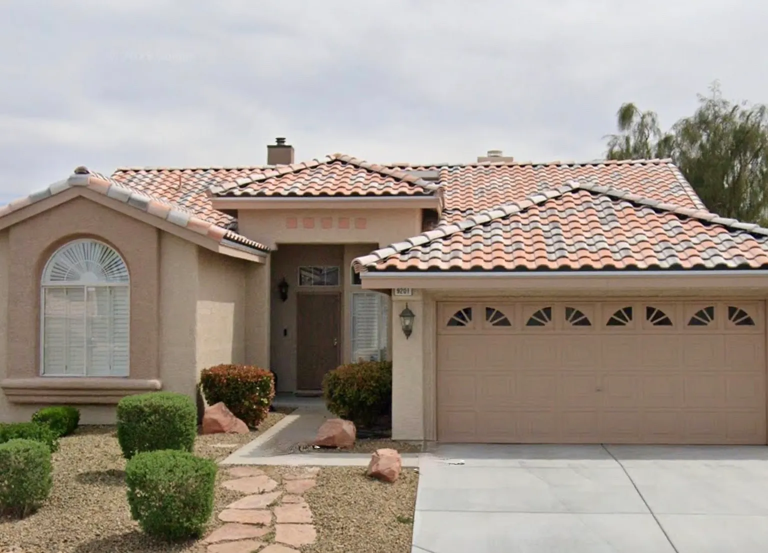 3 bed, 1807 sqft, $2,500 — Photo 1
