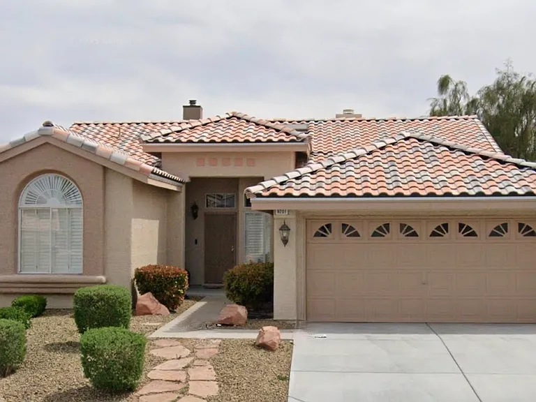 9201 Forest Manor Ct — Photo 2
