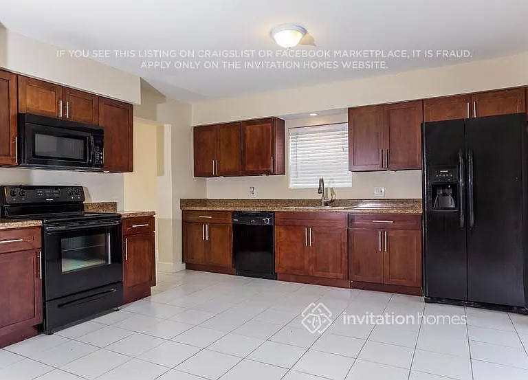 5756 Strawberry Lakes Cir — Photo 11