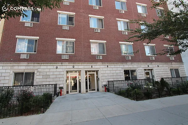 Rented by Compass | media 24