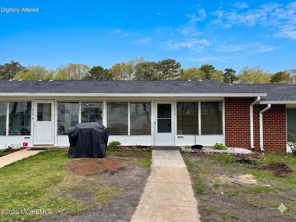 1st image of 877C Balmoral Court