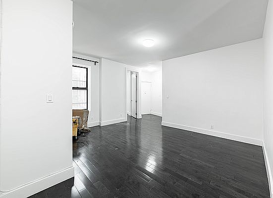 2nd image of 2025 Regent Pl APT A2
