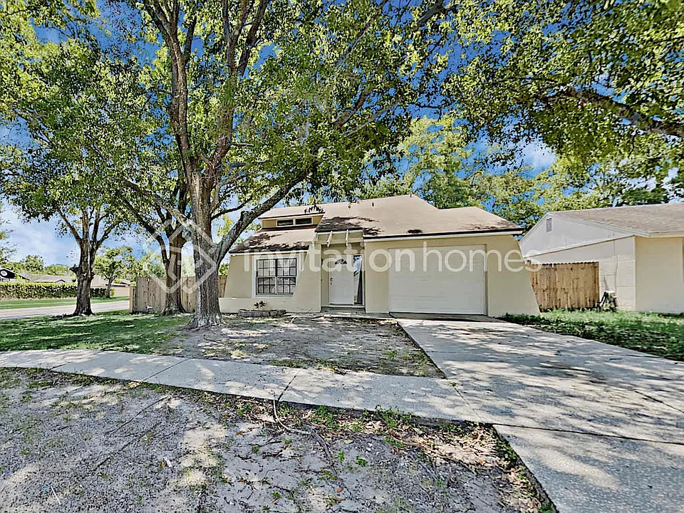 12415 Kiwi Ave