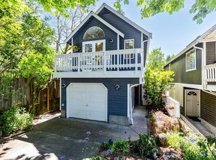 2131 N 88th St, Seattle, WA 98103