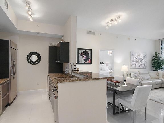 4th image of 550 Okeechobee Blvd APT 919