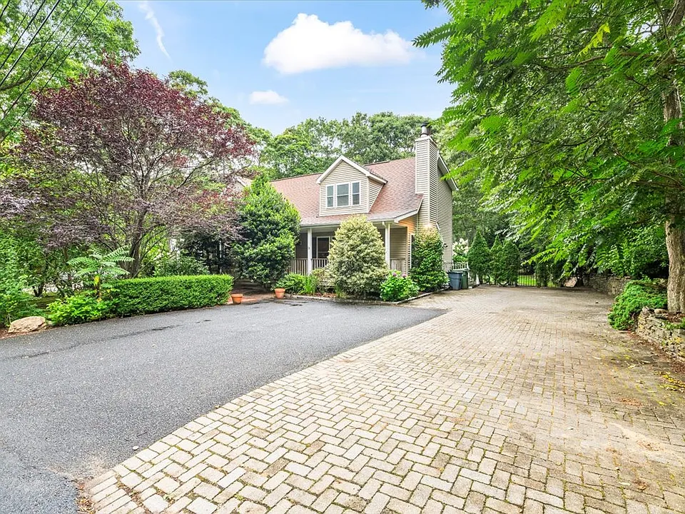 28 Bayview Ave