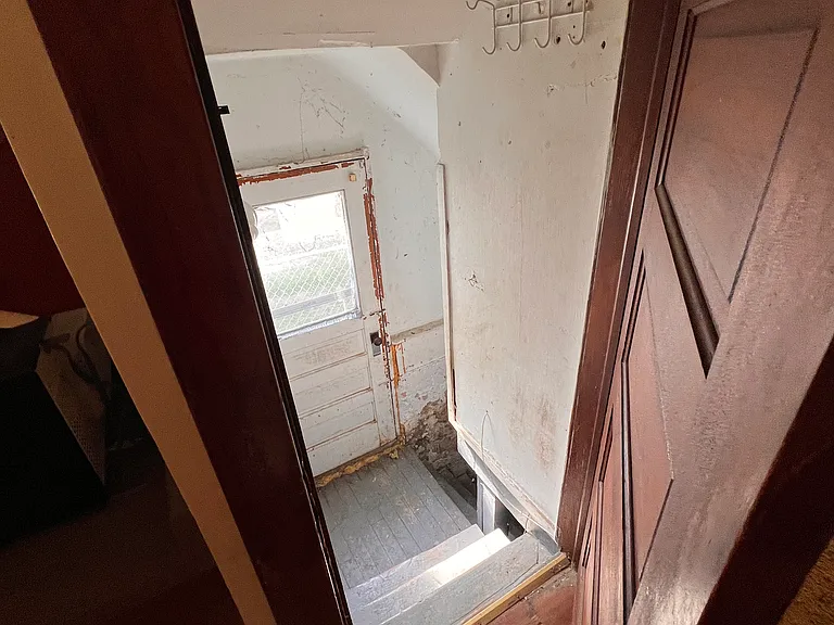 303 Barret St — Photo 9