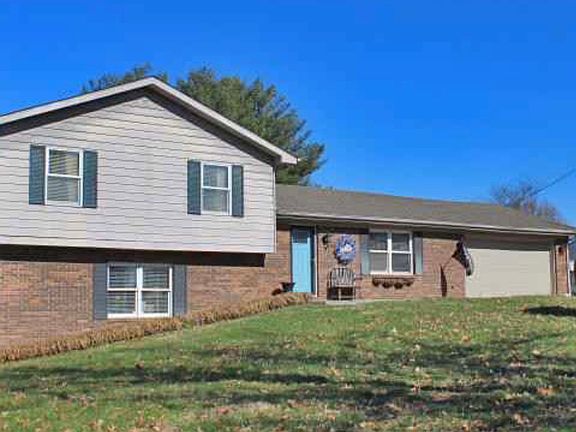 TRI-LEVEL WITH BASEMENT 