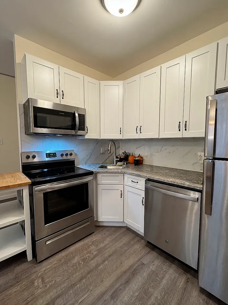 582 Grand Street — Photo 2