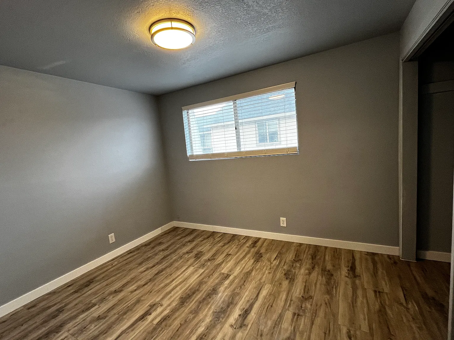 2 bed, 1.5 bath, 975 sqft, $1,325 — Photo 3