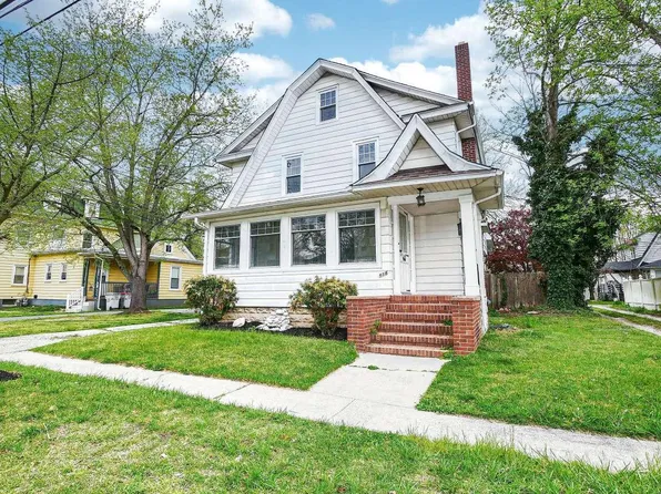 918 New Pear St, Vineland, NJ 08360