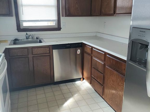 4th image of 637 Eureka Springs Dr