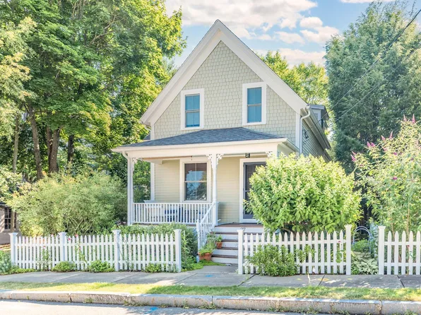 87 Ash Street, Portsmouth, NH 03801