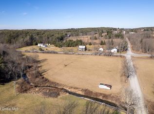 L4 Edelman Ln, Troy, NY 12180