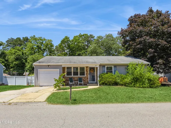 920 Neptune Avenue, Beachwood, NJ 08722